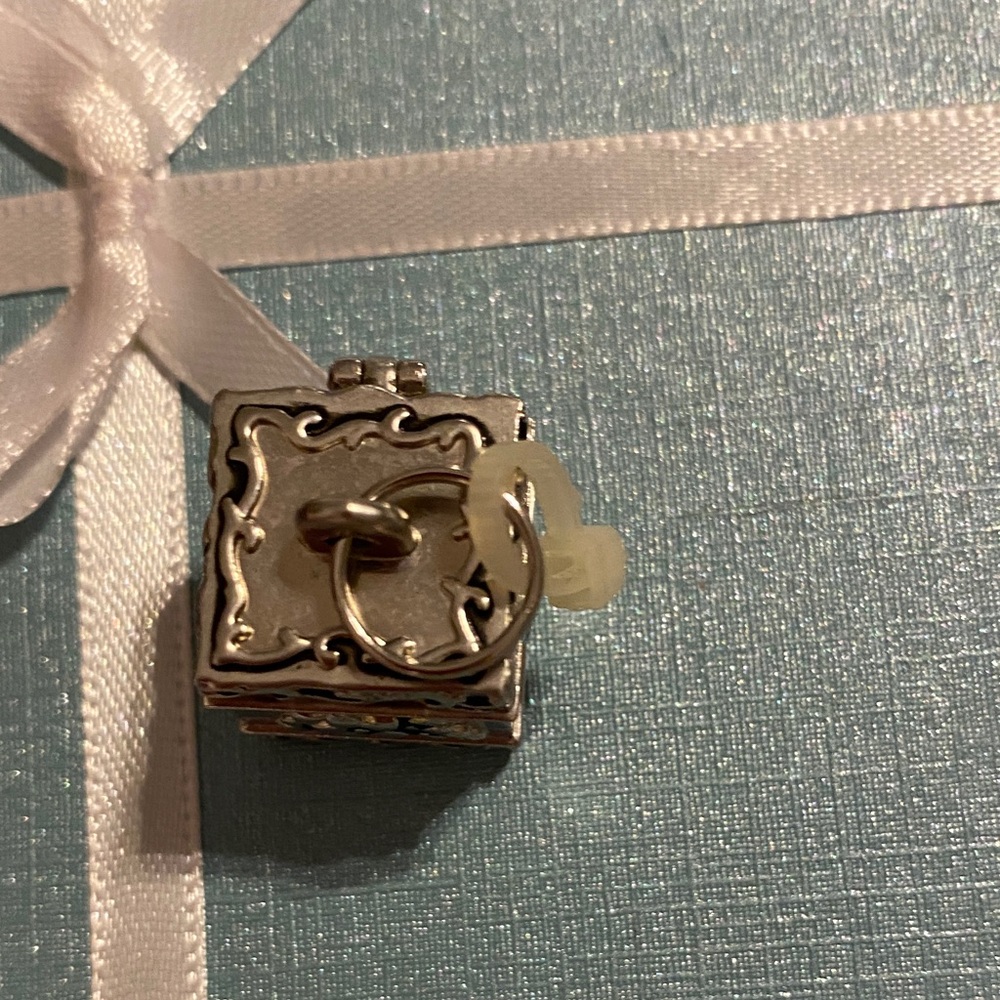 Elegant Silver Trinket Box - Picture 3 of 5